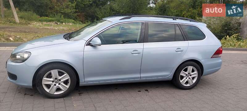 Универсал Volkswagen Golf 2010 в Надворной
