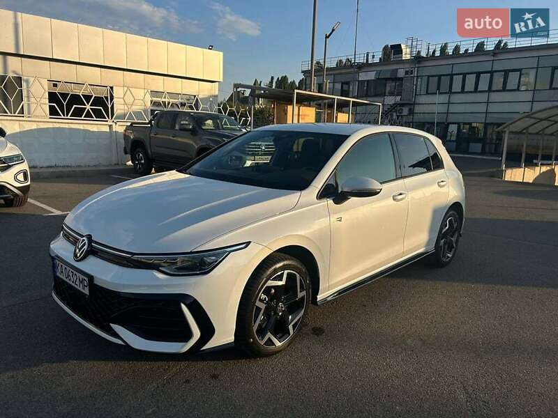 Volkswagen Golf 2024