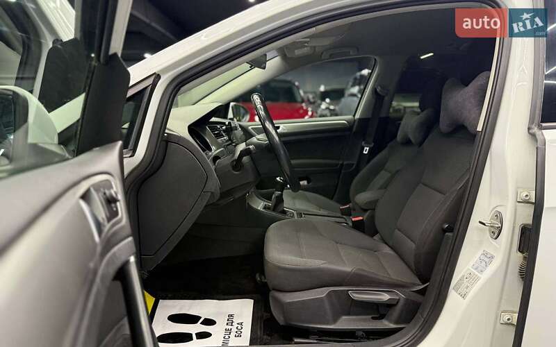 Универсал Volkswagen Golf 2014 в Черновцах фото 10 Универсал Volkswagen Golf 2014 в Черновцах