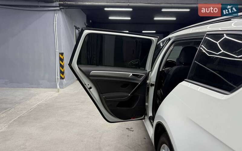 Универсал Volkswagen Golf 2014 в Черновцах фото 21 Универсал Volkswagen Golf 2014 в Черновцах