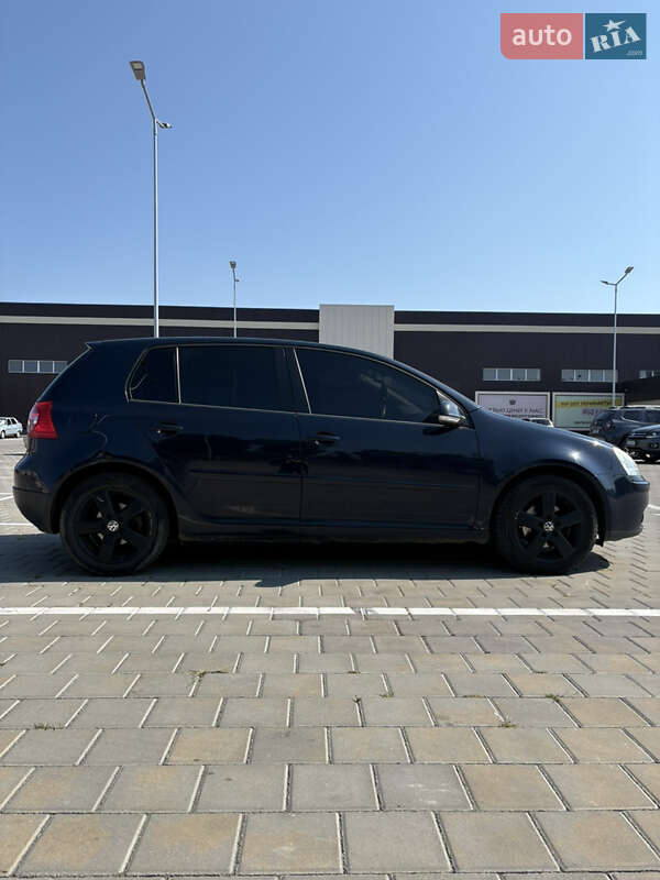 Хэтчбек Volkswagen Golf 2005 в Черкассах