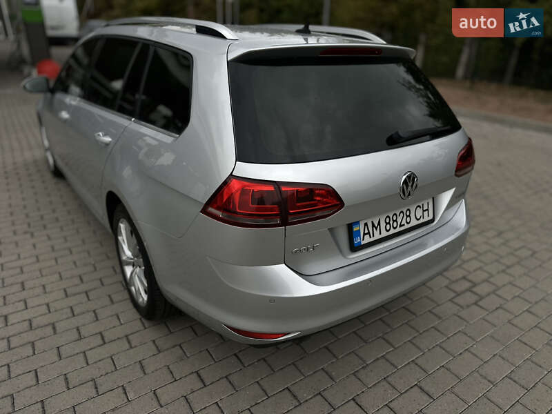 Універсал Volkswagen Golf 2014 в Житомирі
