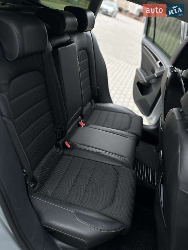 Універсал Volkswagen Golf 2014 в Житомирі