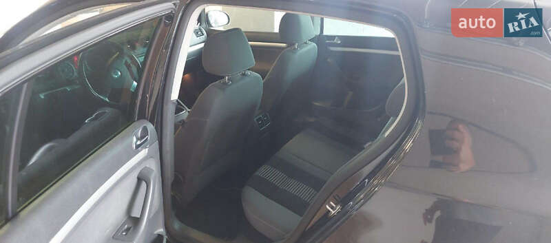 Хетчбек Volkswagen Golf 2009 в Луцьку