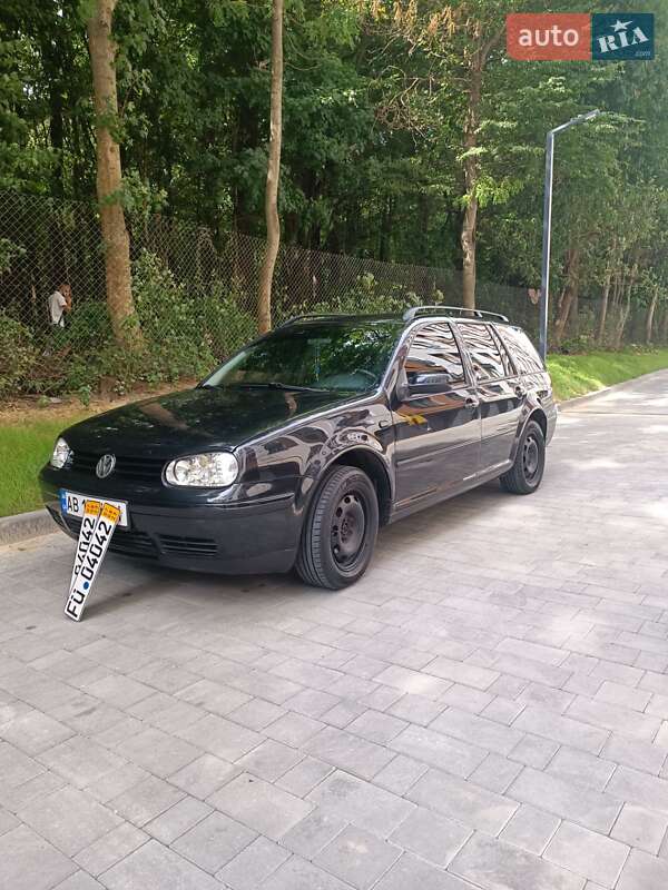 Універсал Volkswagen Golf 2002 в Вінниці