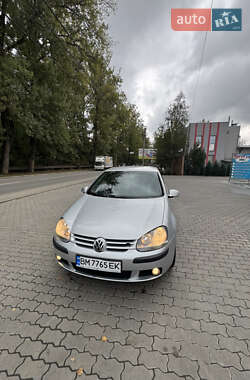 Хэтчбек Volkswagen Golf 2004 в Черновцах