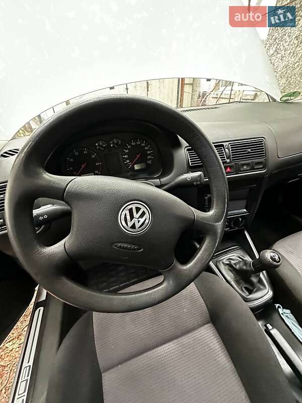 Хетчбек Volkswagen Golf 2000 в Ізмаїлі фото 4 Хетчбек Volkswagen Golf 2000 в Ізмаїлі