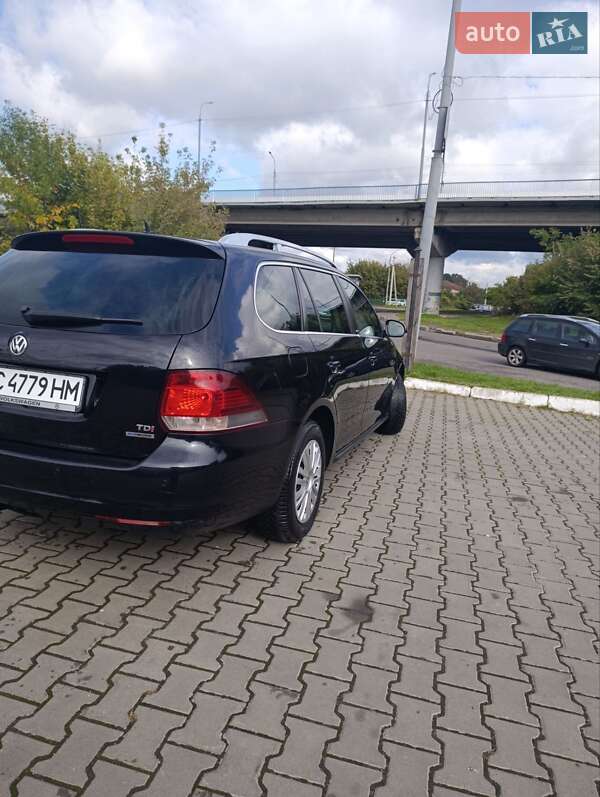 Универсал Volkswagen Golf 2012 в Киеве