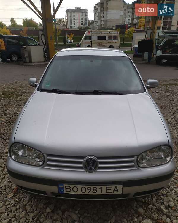 Хэтчбек Volkswagen Golf 2002 в Тернополе