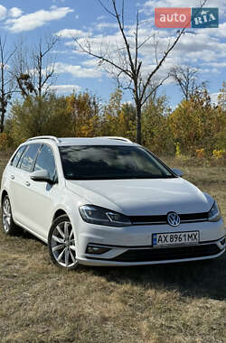 Універсал Volkswagen Golf 2017 в Харкові