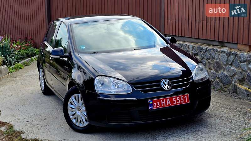 Хэтчбек Volkswagen Golf 2005 в Полтаве