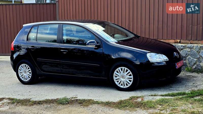 Хэтчбек Volkswagen Golf 2005 в Полтаве