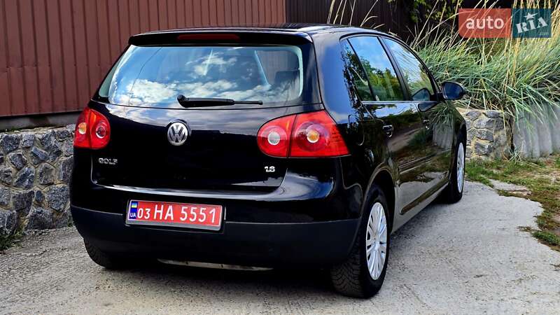 Хэтчбек Volkswagen Golf 2005 в Полтаве