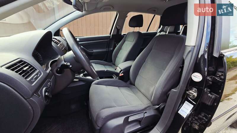 Хэтчбек Volkswagen Golf 2005 в Полтаве