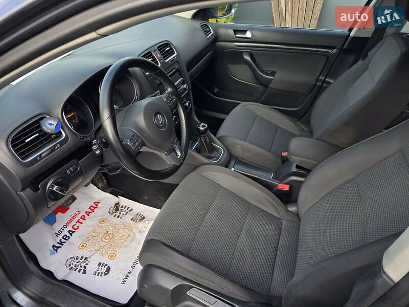 Універсал Volkswagen Golf 2010 в Тернополі