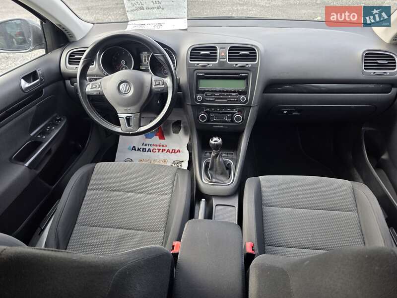 Універсал Volkswagen Golf 2010 в Тернополі