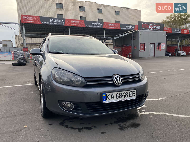 Універсал Volkswagen Golf 2010 в Києві