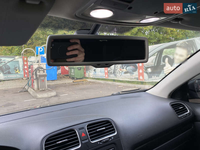 Універсал Volkswagen Golf 2010 в Києві