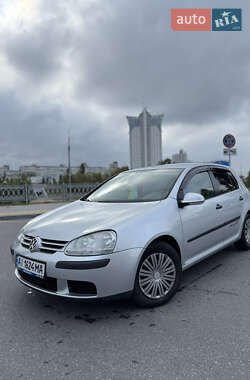 Хетчбек Volkswagen Golf 2004 в Києві