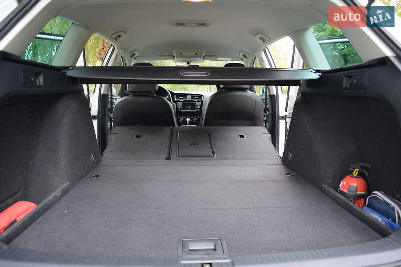 Універсал Volkswagen Golf 2015 в Славуті