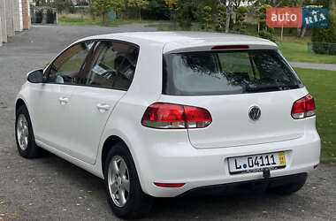 Хэтчбек Volkswagen Golf 2009 в 
