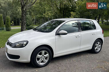 Хэтчбек Volkswagen Golf 2009 в 
