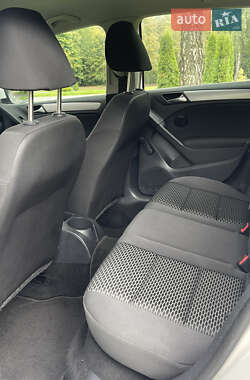 Хэтчбек Volkswagen Golf 2009 в 