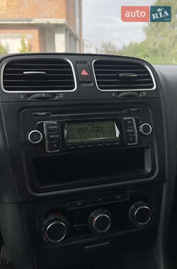 Хэтчбек Volkswagen Golf 2009 в 