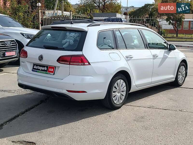 Універсал Volkswagen Golf 2019 в Харкові