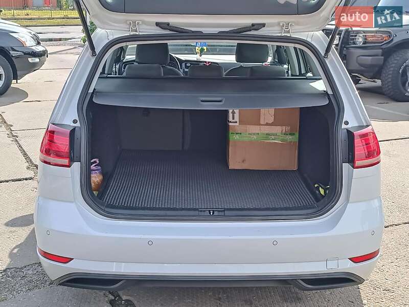 Універсал Volkswagen Golf 2019 в Харкові