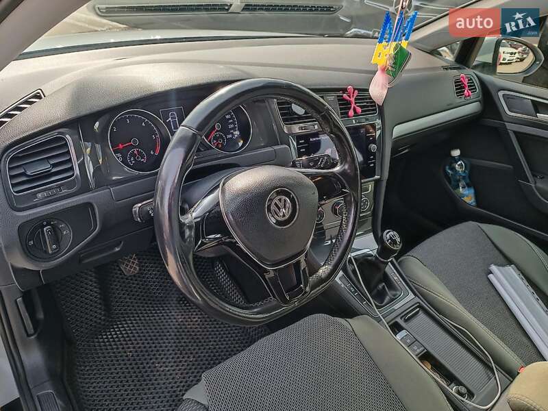 Універсал Volkswagen Golf 2019 в Харкові