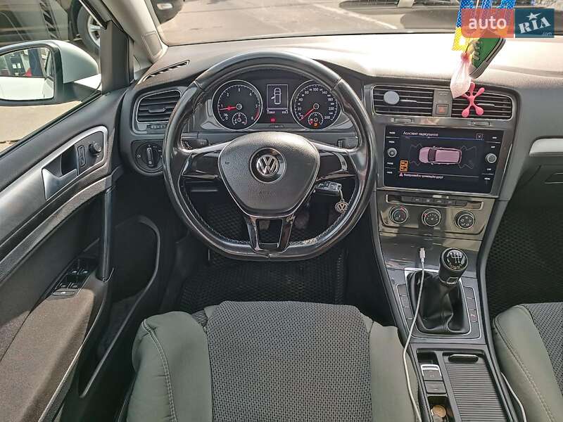 Універсал Volkswagen Golf 2019 в Харкові