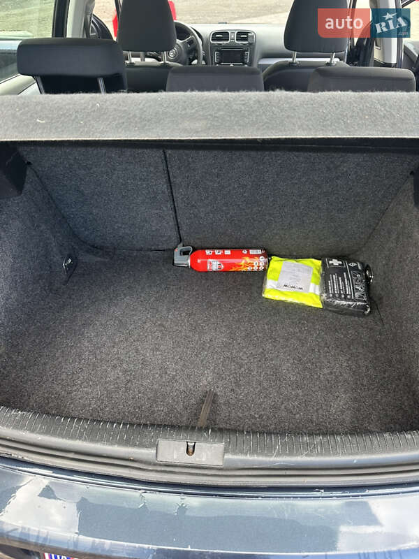 Хэтчбек Volkswagen Golf 2009 в Великой Багачке