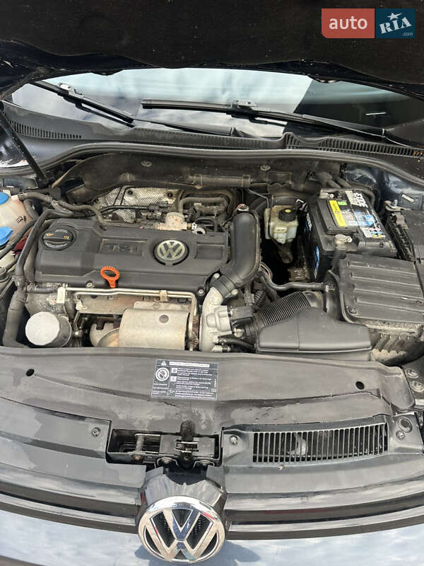 Хэтчбек Volkswagen Golf 2009 в Великой Багачке