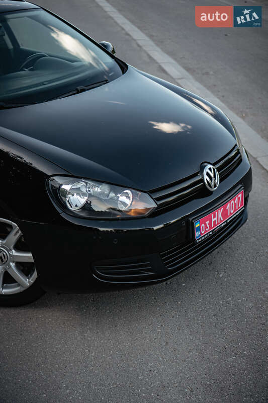 Універсал Volkswagen Golf 2011 в Бурштині