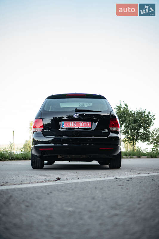 Універсал Volkswagen Golf 2011 в Бурштині