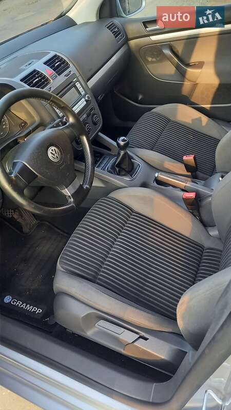 Хетчбек Volkswagen Golf 2007 в Мукачевому