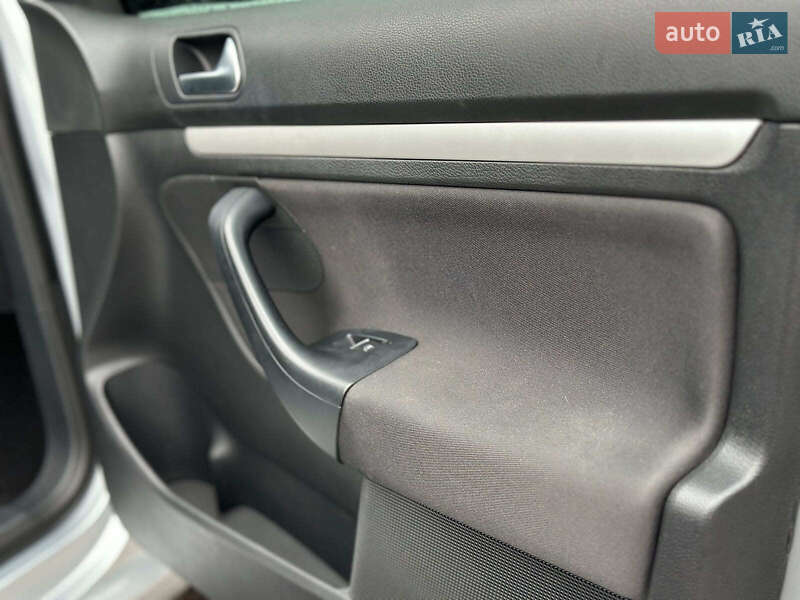 Універсал Volkswagen Golf 2010 в Вінниці