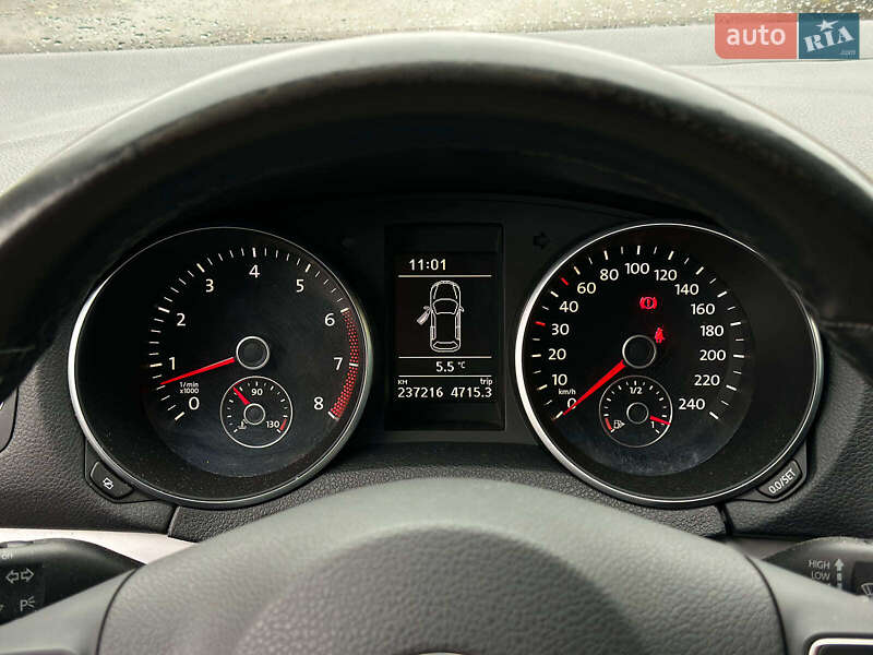 Універсал Volkswagen Golf 2010 в Вінниці