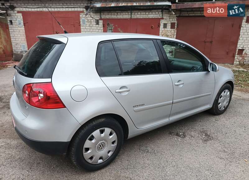 Хетчбек Volkswagen Golf 2007 в Чернігові