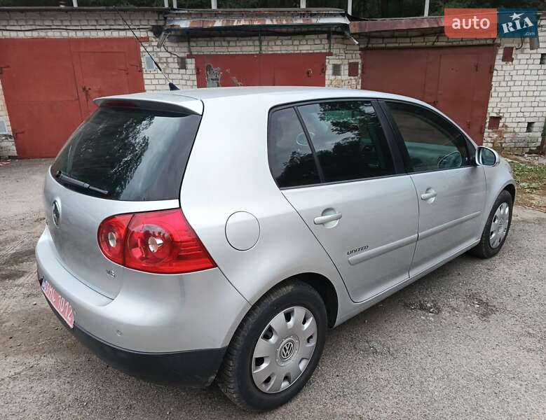 Хетчбек Volkswagen Golf 2007 в Чернігові