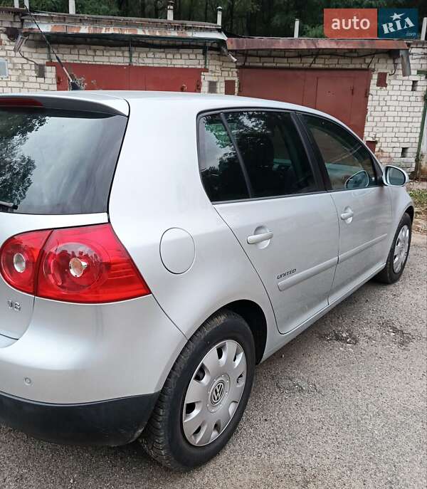 Хетчбек Volkswagen Golf 2007 в Чернігові