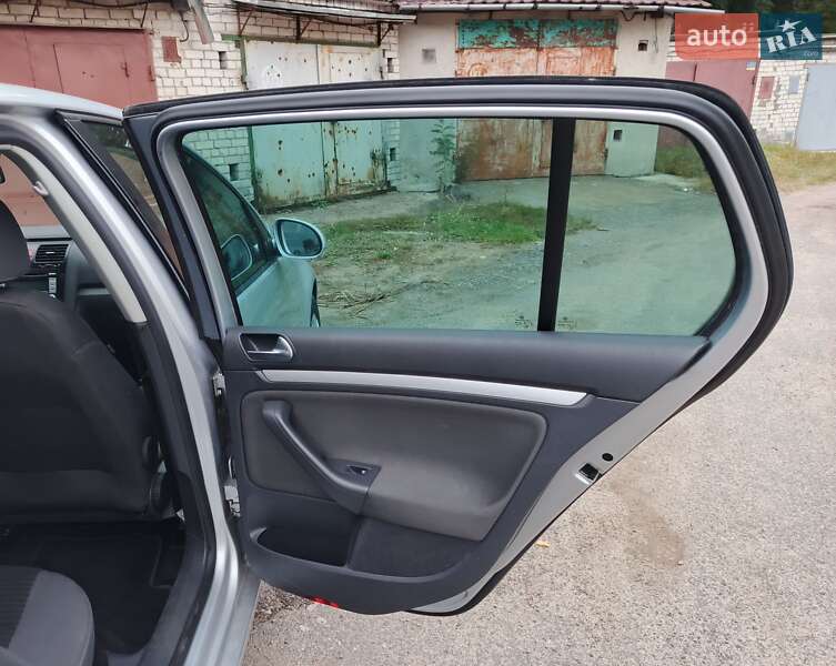 Хетчбек Volkswagen Golf 2007 в Чернігові