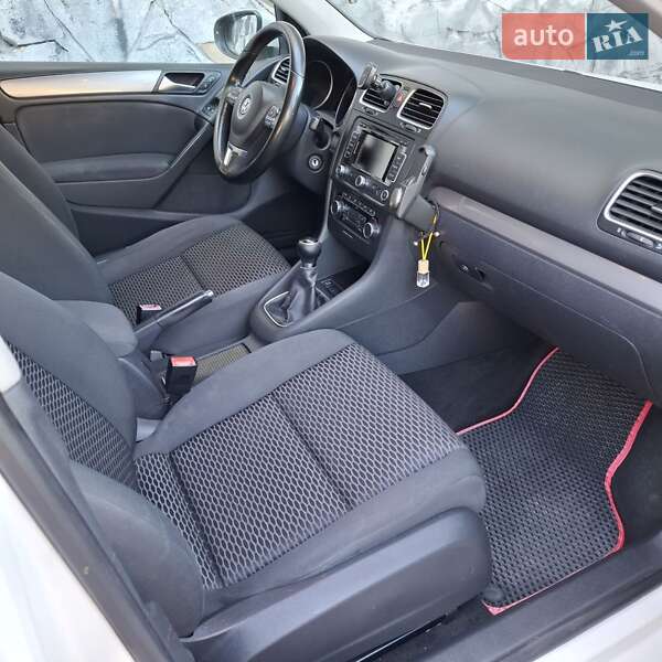 Хэтчбек Volkswagen Golf 2009 в Львове