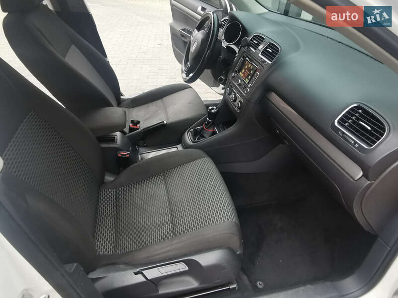 Універсал Volkswagen Golf 2012 в Львові