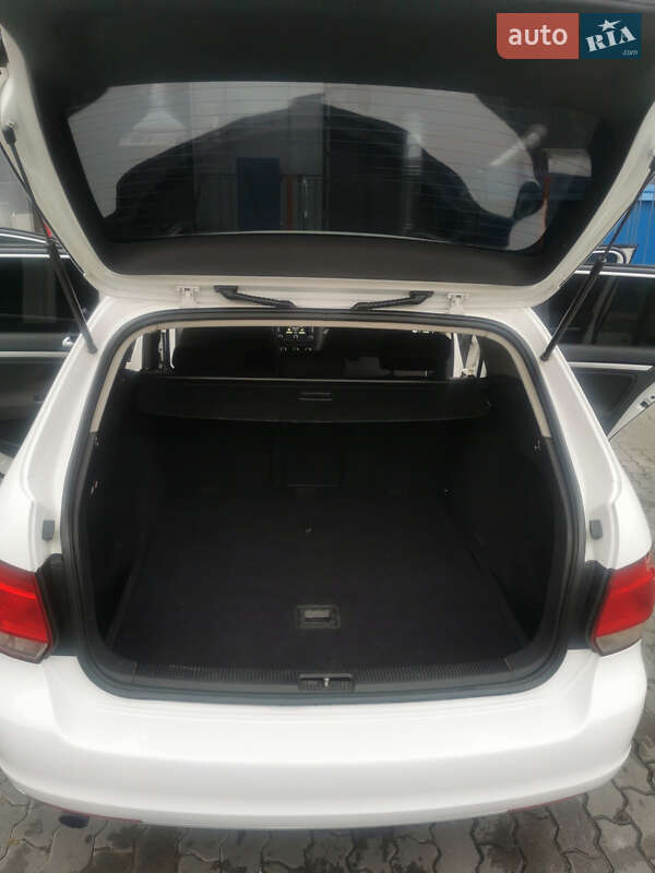 Універсал Volkswagen Golf 2012 в Львові