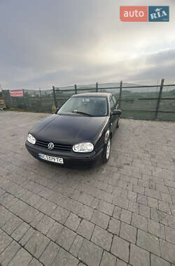 Хэтчбек Volkswagen Golf 2002 в Львове