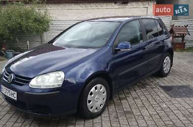 Хэтчбек Volkswagen Golf 2004 в Кременчуге
