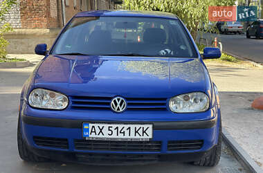 Хетчбек Volkswagen Golf 2002 в Харкові