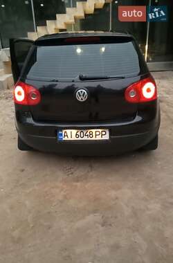 Хэтчбек Volkswagen Golf 2005 в Киеве